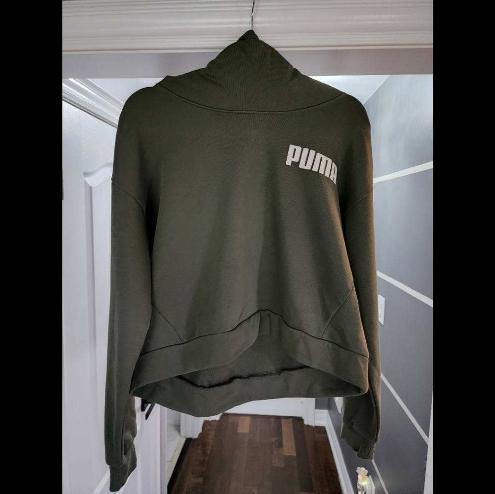 Puma Women's Pull Over Hoodie. Army Green. Size L.